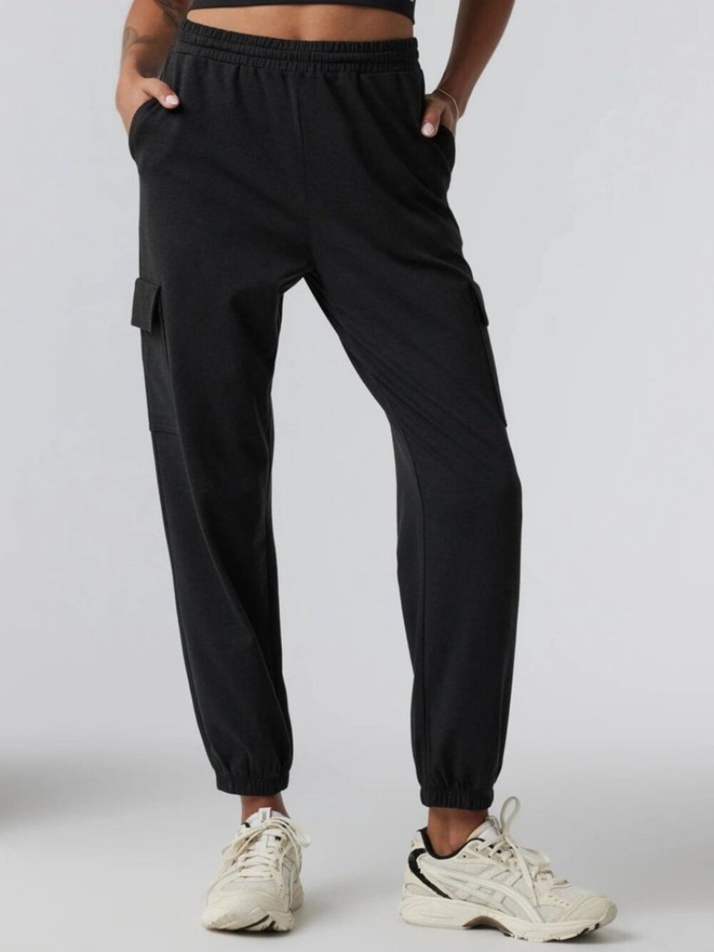 NWT Vuori Boyfriend Cargo Jogger Black Heather DreamKnit Pants Size S
